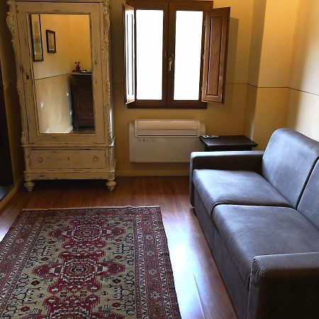 Carpe Diem Guesthouse ฟลอเรนซ์ ภายนอก รูปภาพ